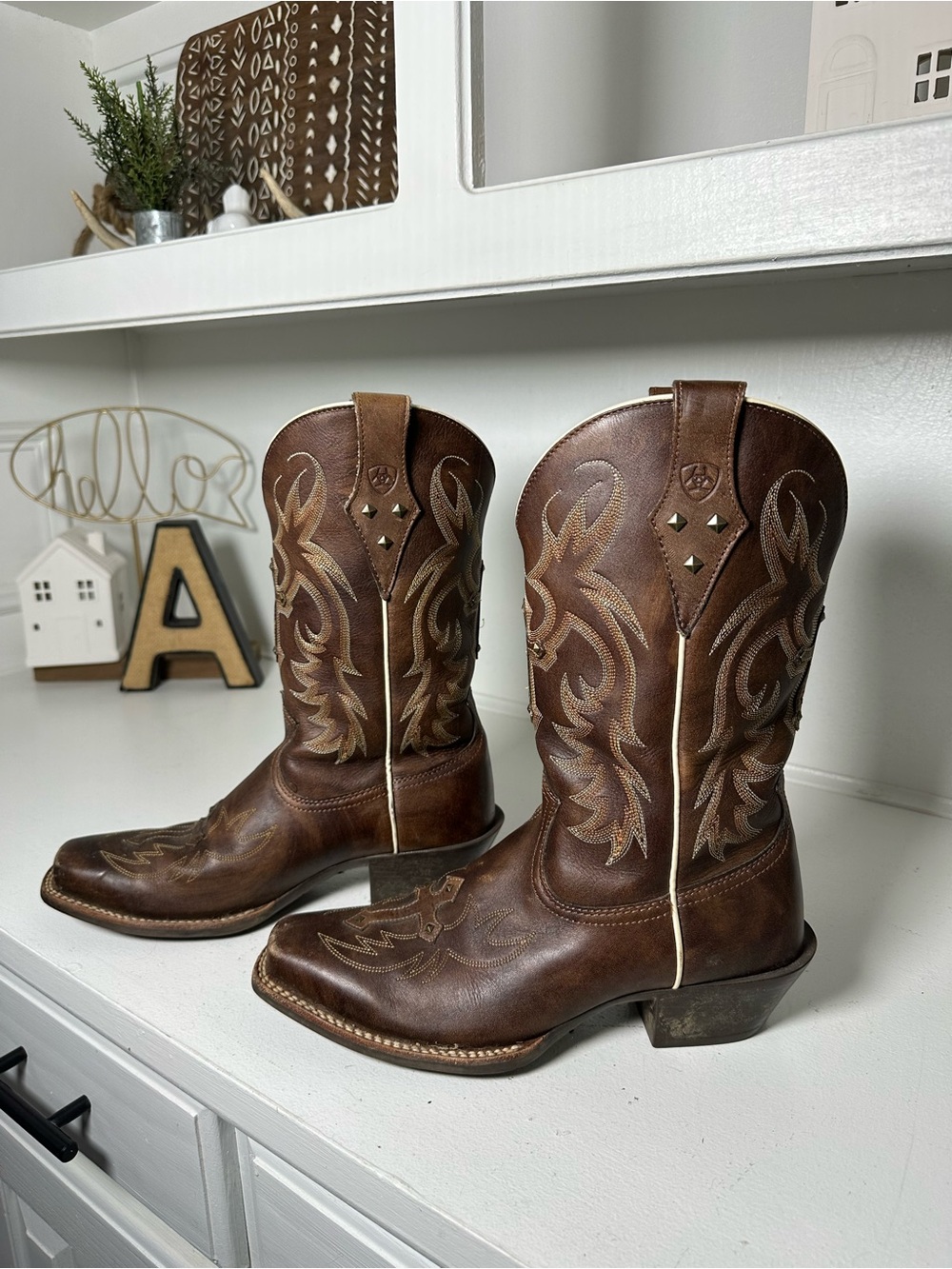 Ariat Cowboy Boots Womens 8 Brown Leather Western Cowgirl Boots Embroidered
